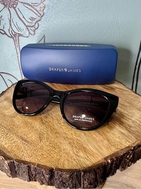 Draper James Black Women's Oversized Sunglasses with Matching Blue Case